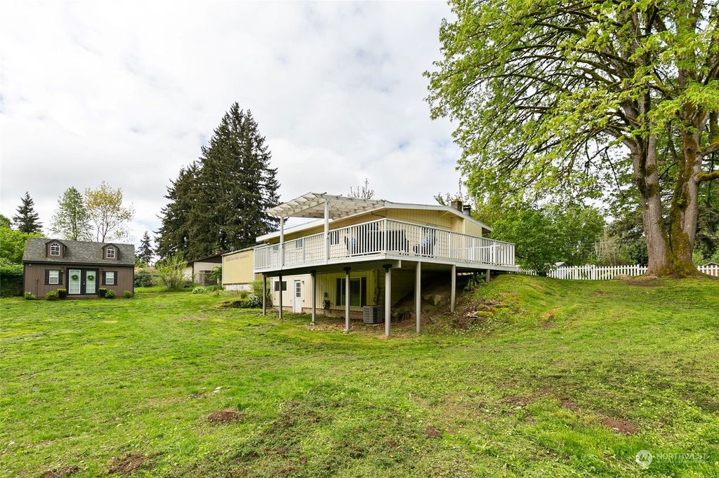 Photo of 13002 175th Avenue SE, Renton, WA 98059 (MLS # 2235245)