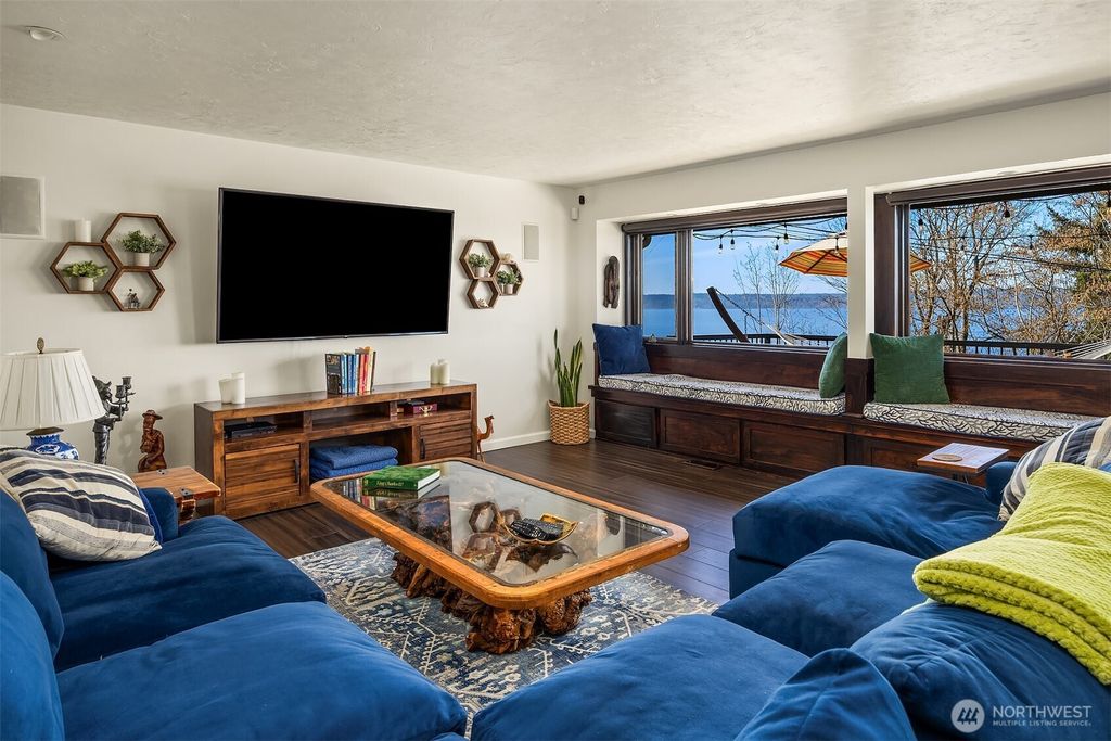 Photo of 15012 28th Avenue SW, Burien, WA 98166 (MLS # 2485584)