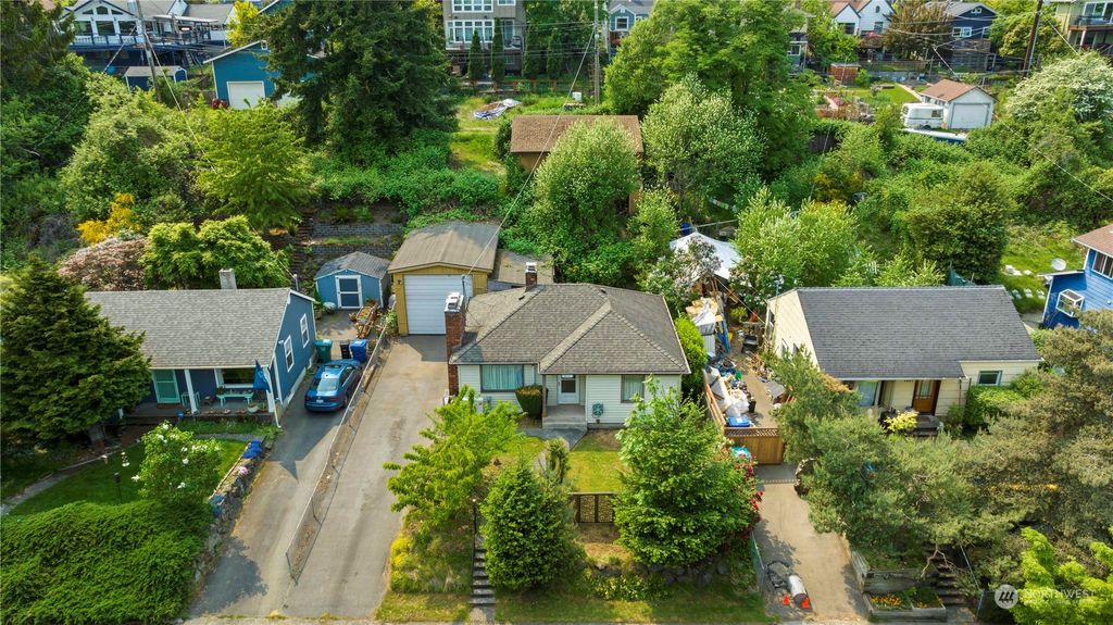 Photo of 7131 29th Avenue SW, Seattle, WA 98126 (MLS # 2066532)