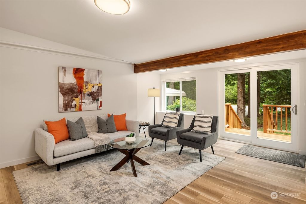 Photo of 14401 260th Avenue SE, Issaquah, WA 98027 (MLS # 2170344)