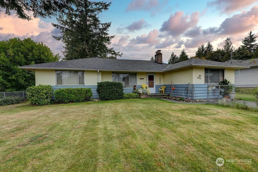 Photo of 4825 S 164th Street, SeaTac, WA 98188 (MLS # 2299450)