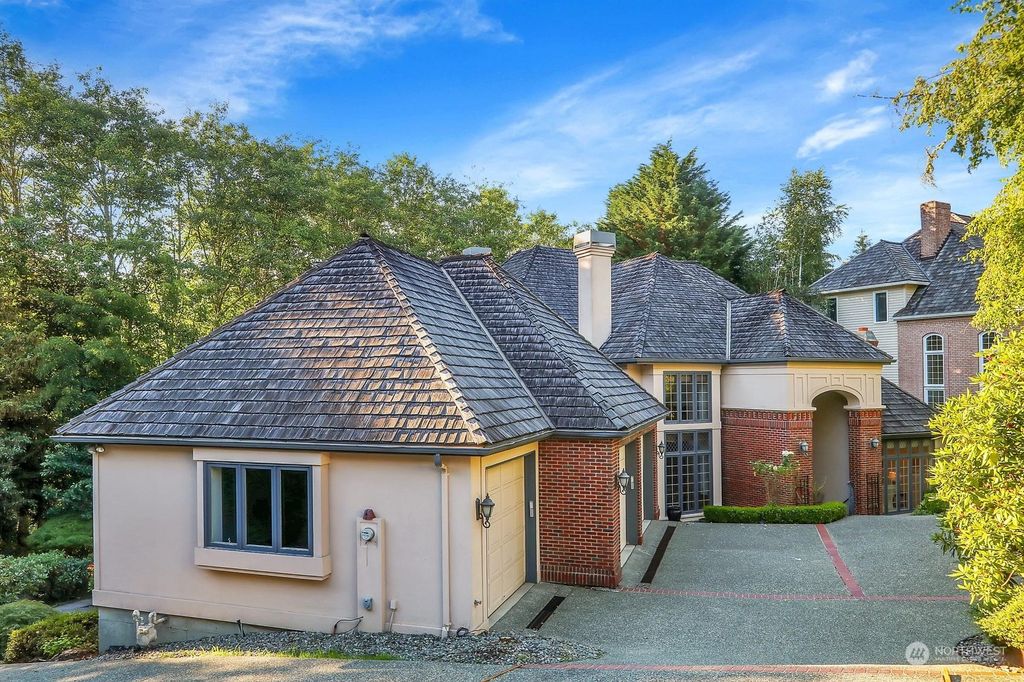 Photo of 6177 162nd Place SE, Bellevue, WA 98006 (MLS # 2262591)