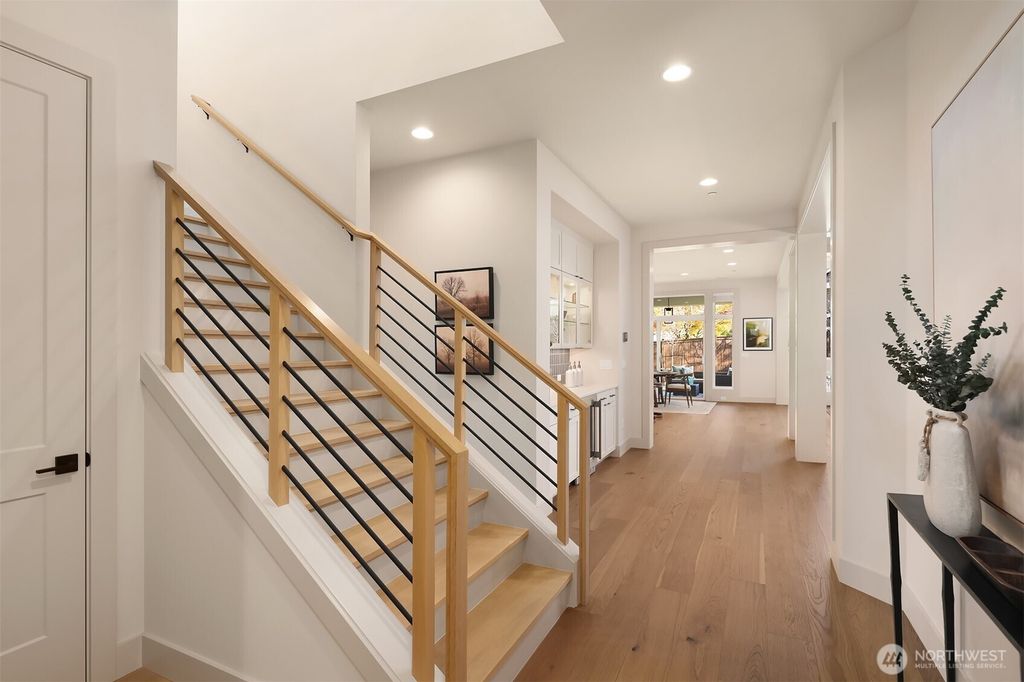 Photo of 12834 NE 102nd Place, Kirkland, WA 98033 (MLS # 2342240)