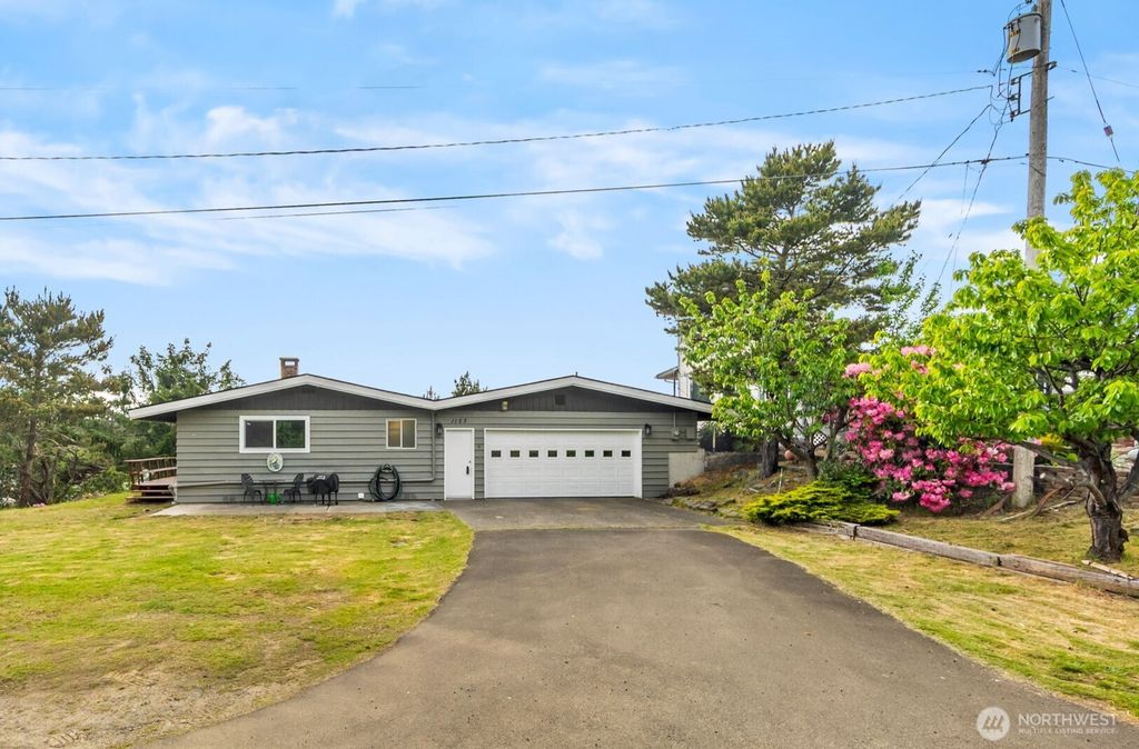 Photo of 1123 S Aberdeen Street, Westport, WA 98595 (MLS # 2527387)