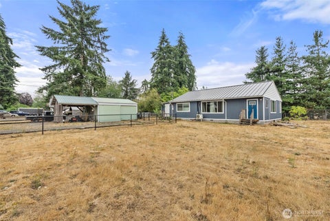 Photo of 204 E Eagle Street, Oakville, WA 98568 (MLS # 2566539)