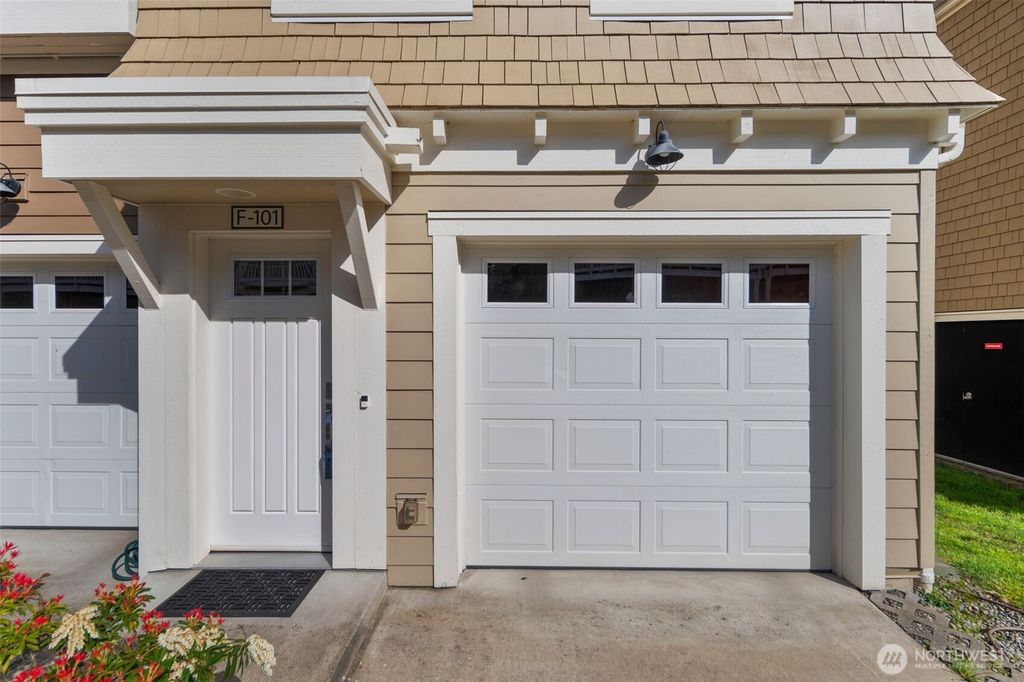 Photo of 7526 129th Place SE #F101, Newcastle, WA 98056 (MLS # 2347652)