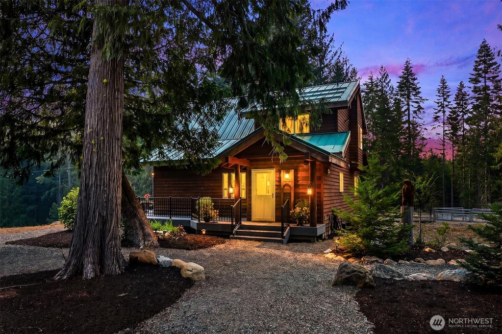 Photo of 2461 Big Horn Way, Cle Elum, WA 98922 (MLS # 2562614)
