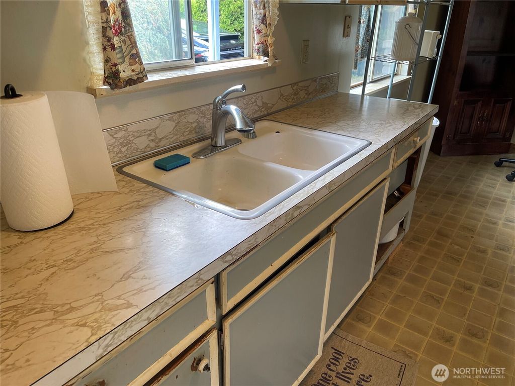 Photo of 1322 218 Street SW, Lynnwood, WA 98036 (MLS # 2391143)