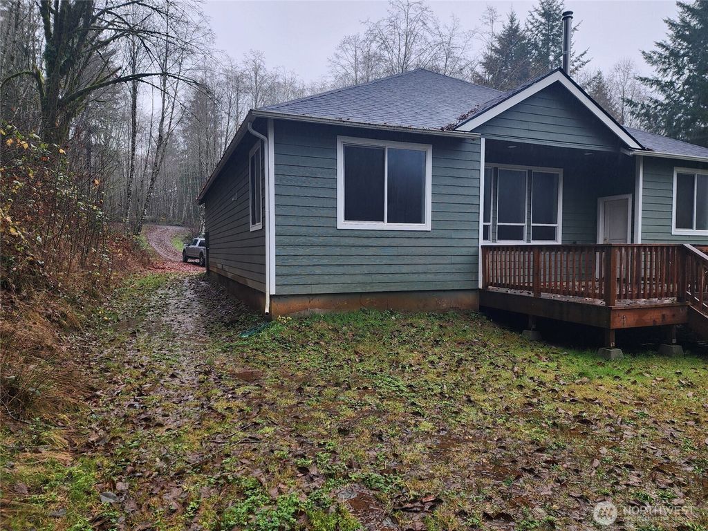 Photo of 164 Menlo Drive, Longview, WA 98632 (MLS # 2463983)