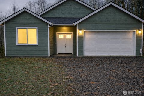 Photo of 164 Menlo Drive, Longview, WA 98632 (MLS # 2463983)
