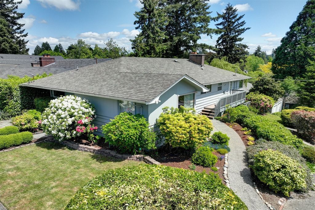 Photo of 7000 20th Avenue NE, Seattle, WA 98115 (MLS # 2240662)