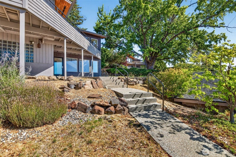 1001 Westmorland Drive