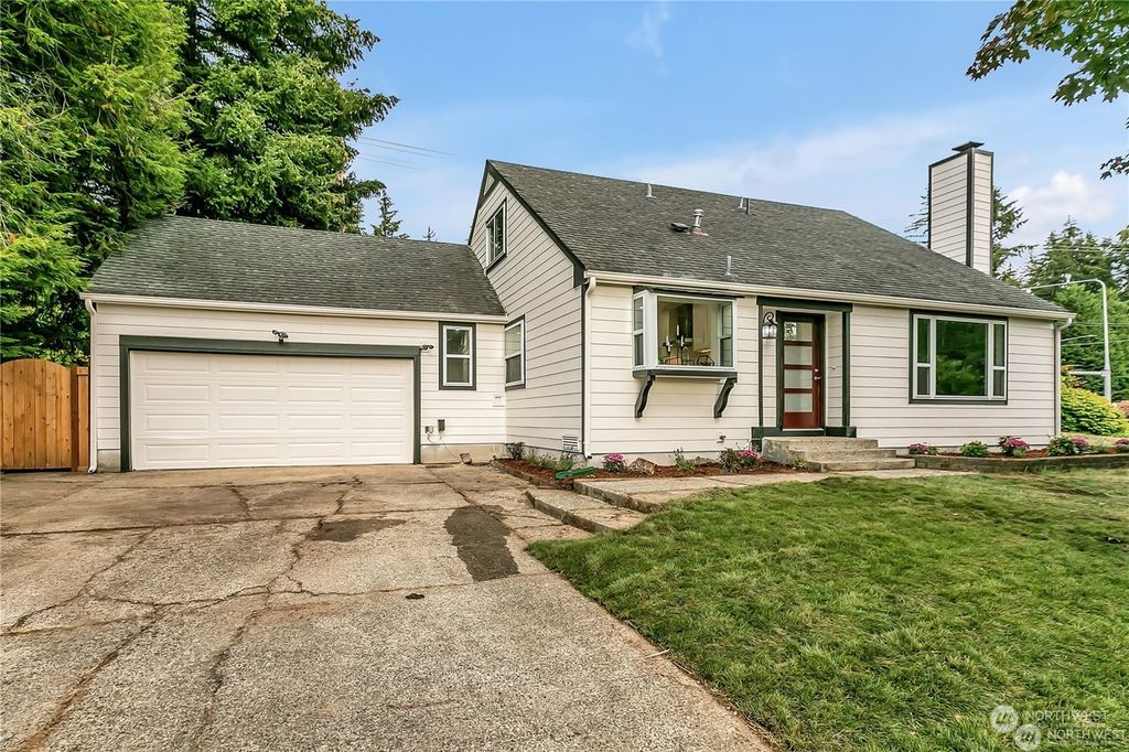 Photo of 16168 139th Place SE, Renton, WA 98058 (MLS # 2329380)