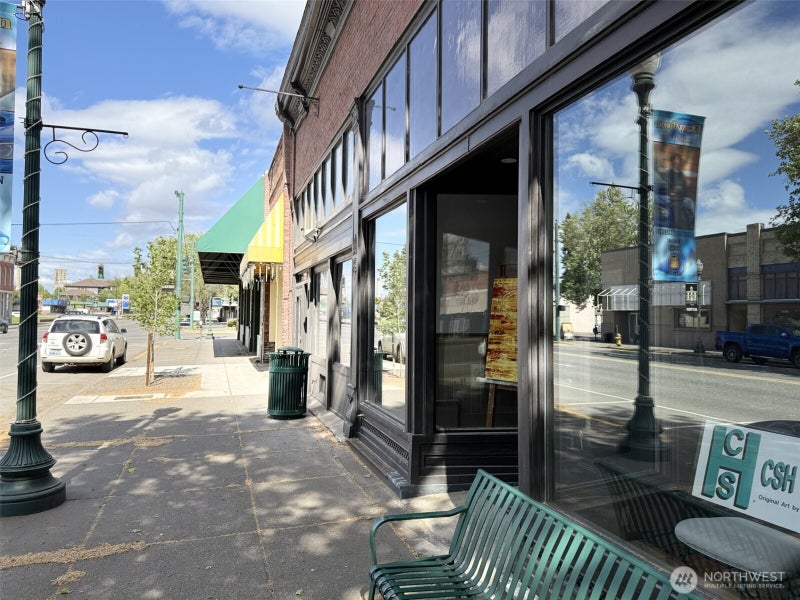 250 E Main Street