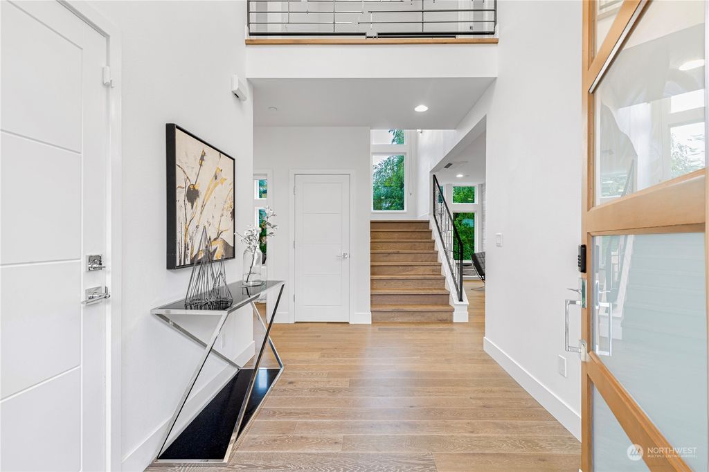 Photo of 602 Hubbard Rd, Lynnwood, WA 98036 (MLS # 2171749)