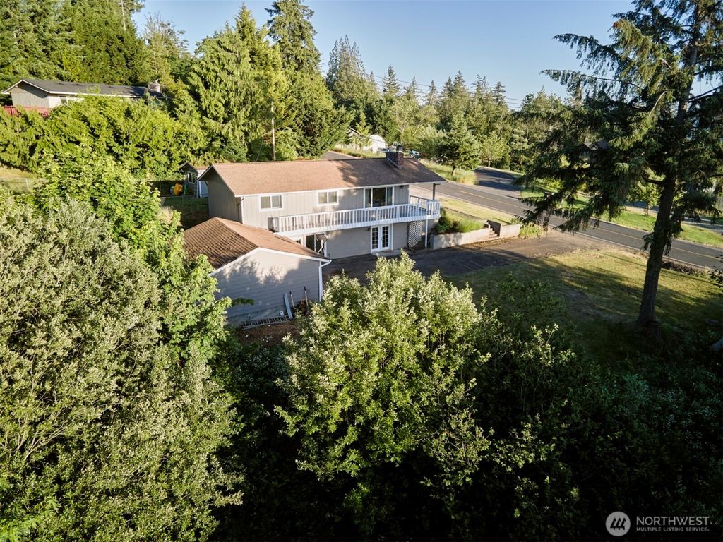 Photo of 622 Mount Pleasant Road, Kelso, WA 98626 (MLS # 2492508)