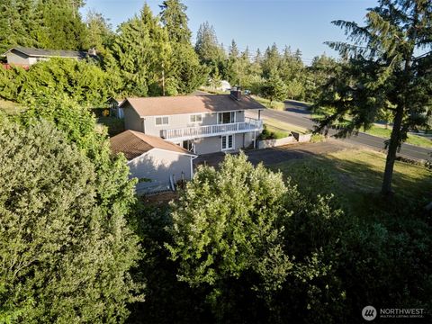 Photo of 622 Mount Pleasant Road, Kelso, WA 98626 (MLS # 2492508)