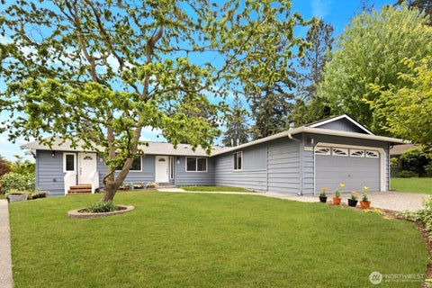 Photo of 12005 NE 134th Place, Kirkland, WA 98034 (MLS # 2535401)