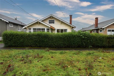 Photo of 807 Maple Street, Hoquiam, WA 98550 (MLS # 2453435)