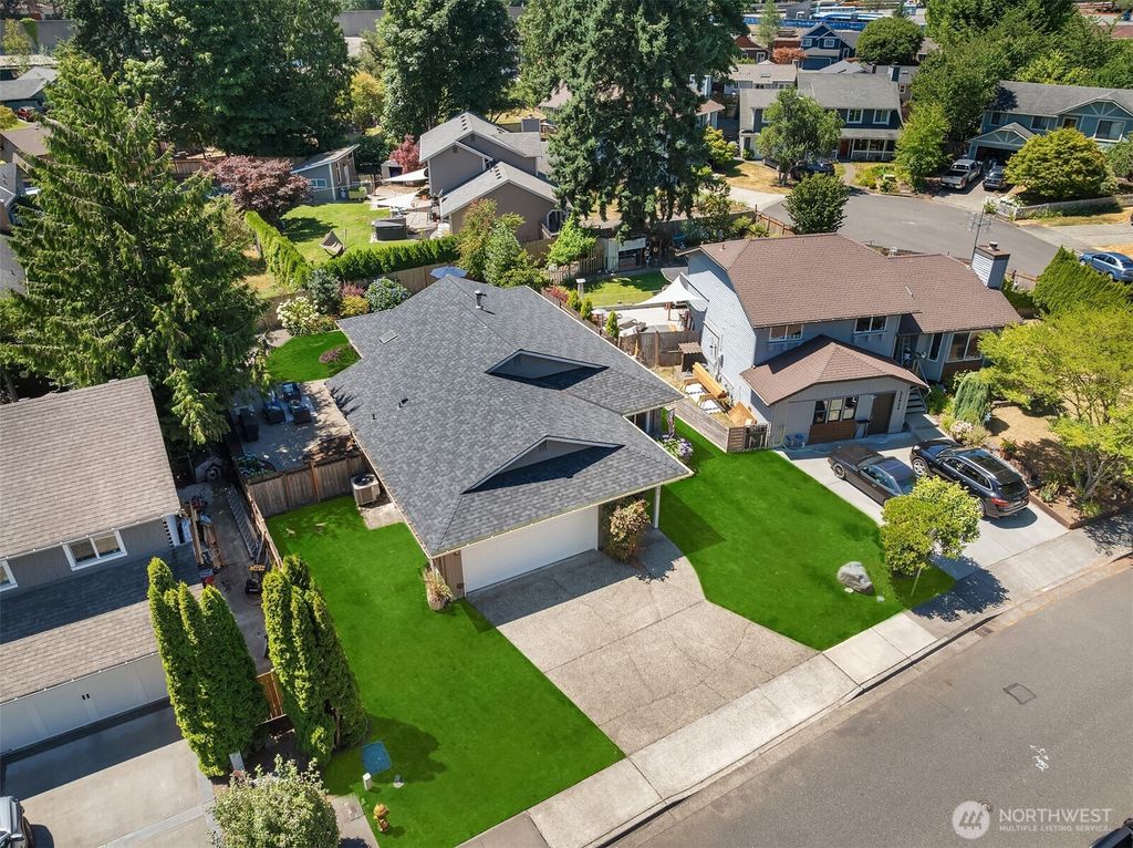 Photo of 22428 19th Avenue SE, Bothell, WA 98021 (MLS # 2405815)
