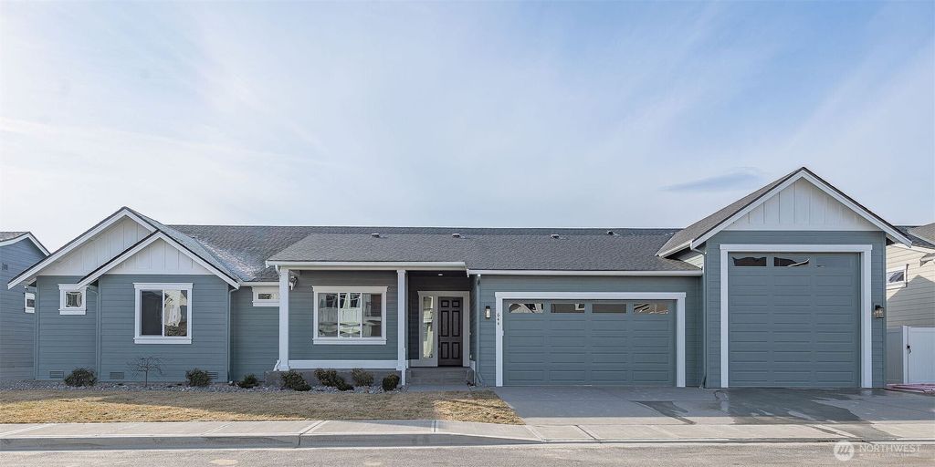 Photo of 644 S Juli Avenue, East Wenatchee, WA 98802 (MLS # 2476379)