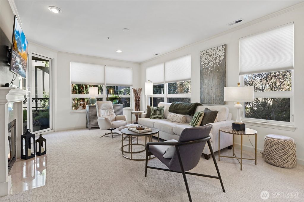 Photo of 615 6th Street #206, Kirkland, WA 98033 (MLS # 2474853)