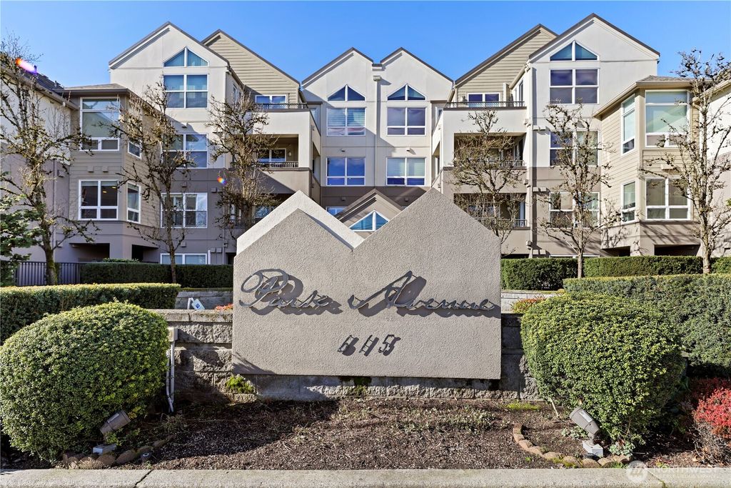Photo of 615 6th Street #206, Kirkland, WA 98033 (MLS # 2474853)
