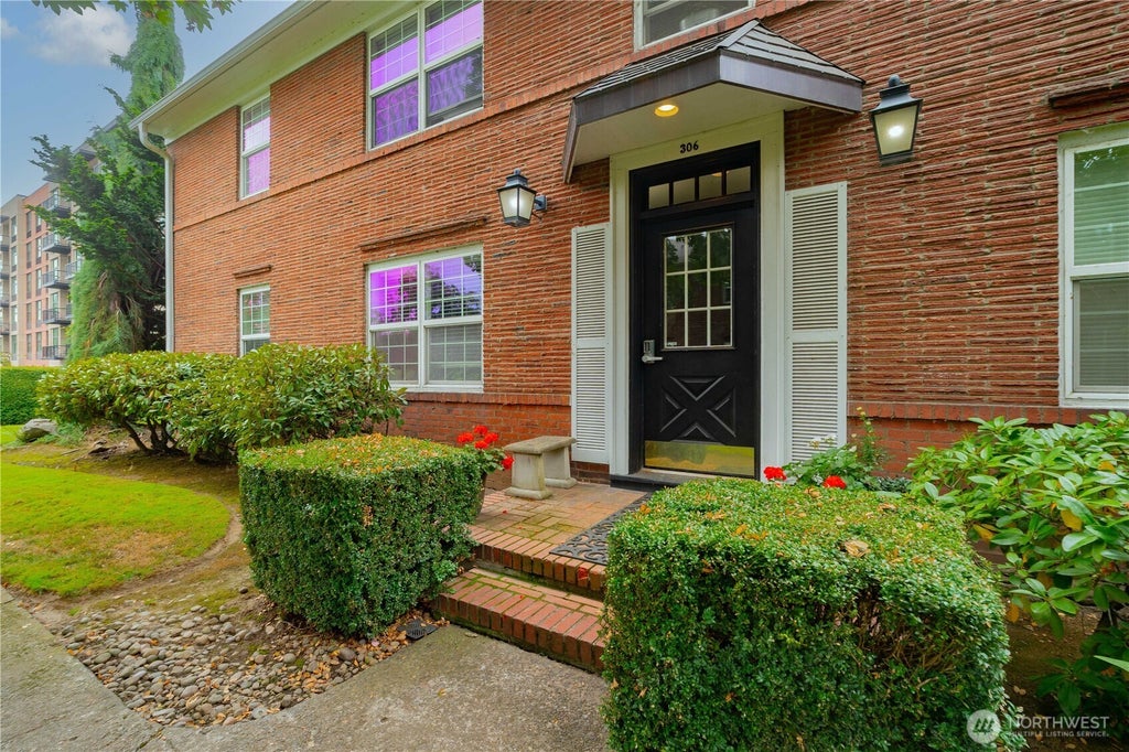 Photo of 306 E 12th Street #C, Vancouver, WA 98660 (MLS # 2587843)