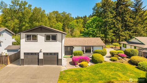 Photo of 1816 Riverview Drive NE, Auburn, WA 98002 (MLS # 2516245)