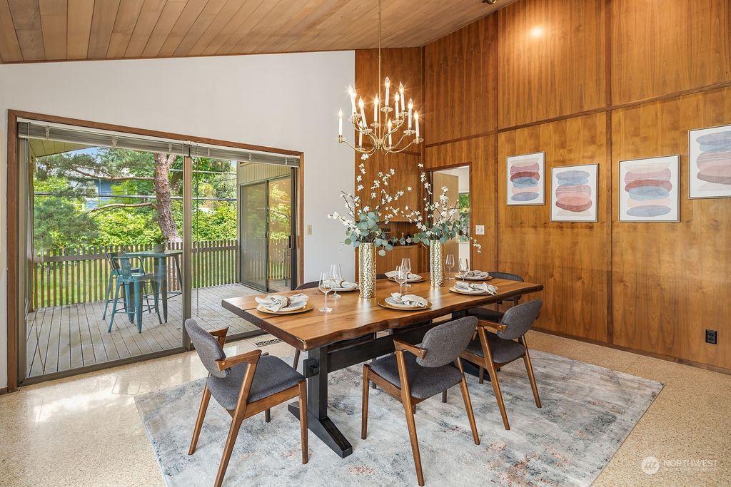 Photo of 4204 85th Avenue SE, Mercer Island, WA 98040 (MLS # 2137603)
