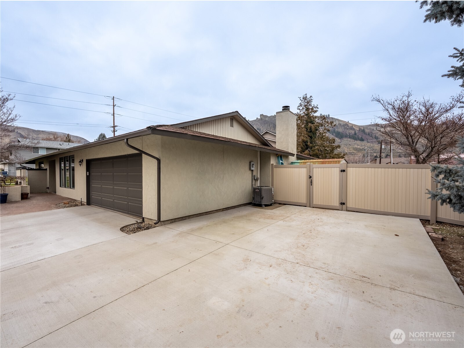 1320 Wedgewood Avenue