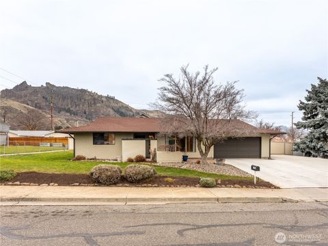 1320 Wedgewood Avenue Wenatchee WA 98801