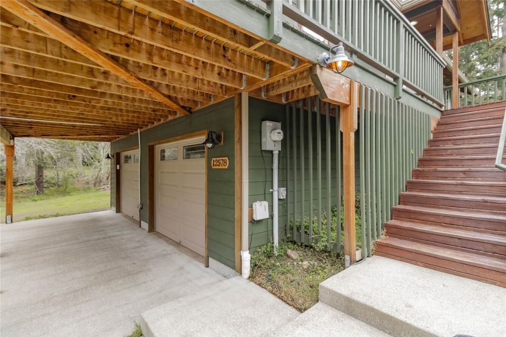 Photo of 12578 Wye Lake Blvd SW Blvd SW, Port Orchard, WA 98367 (MLS # 2512747)