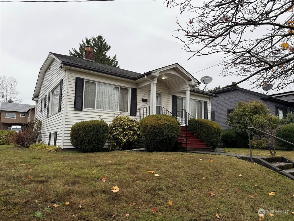 Photo of 817 26th Avenue, Seattle, WA 98122 (MLS # 2313470)