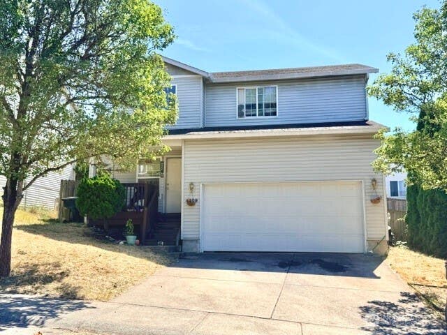 Photo of 1209 W 32nd Circle, Vancouver, WA 98660 (MLS # 2541602)