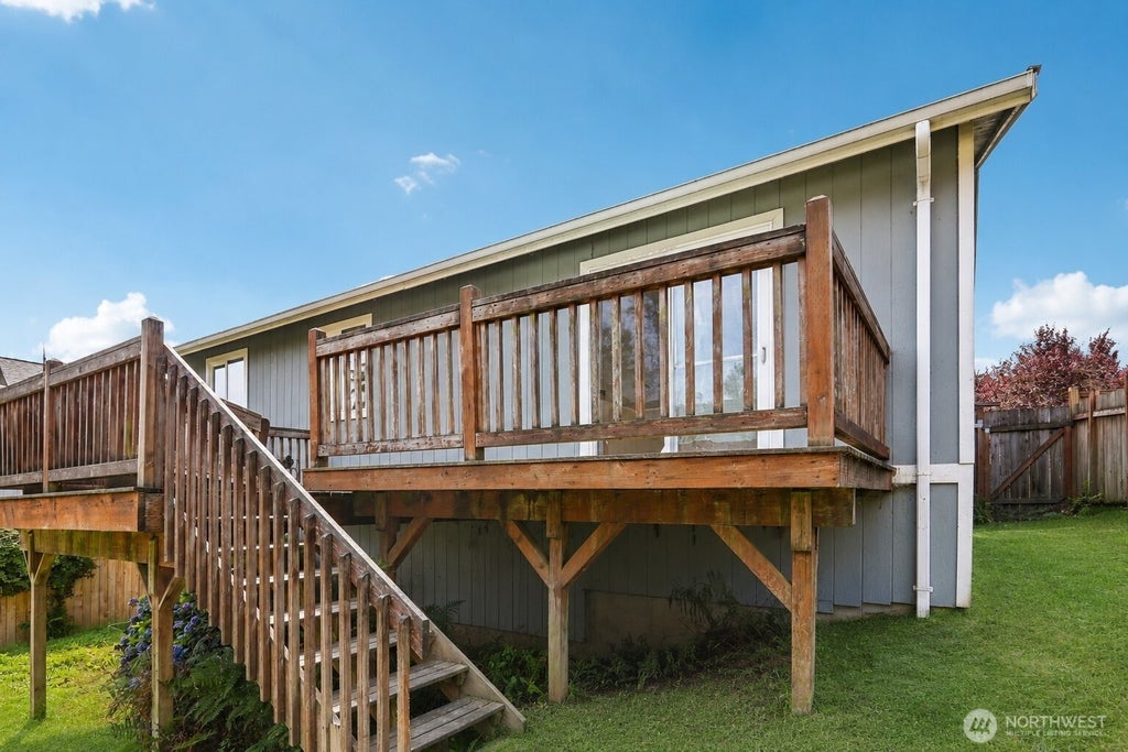 Photo of 6419 107th Place NE, Marysville, WA 98270 (MLS # 2566268)