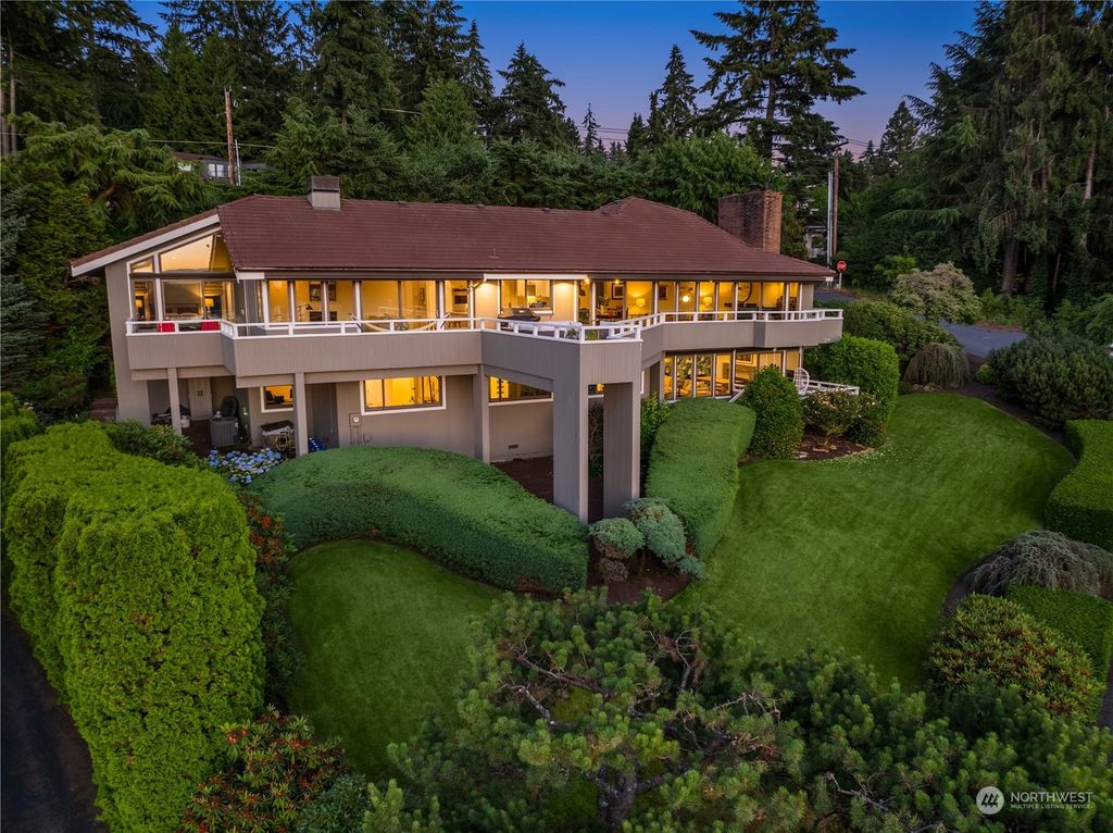 Photo of 7580 SE 71st Street, Mercer Island, WA 98040 (MLS # 2258700)