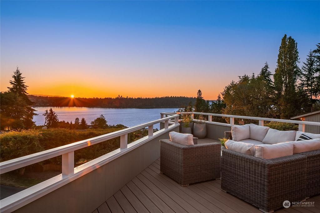 Photo of 7580 SE 71st Street, Mercer Island, WA 98040 (MLS # 2258700)
