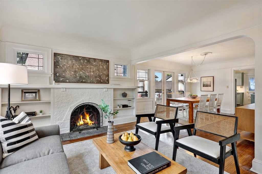 Photo of 2305 NW 85th Street, Seattle, WA 98117 (MLS # 2595307)
