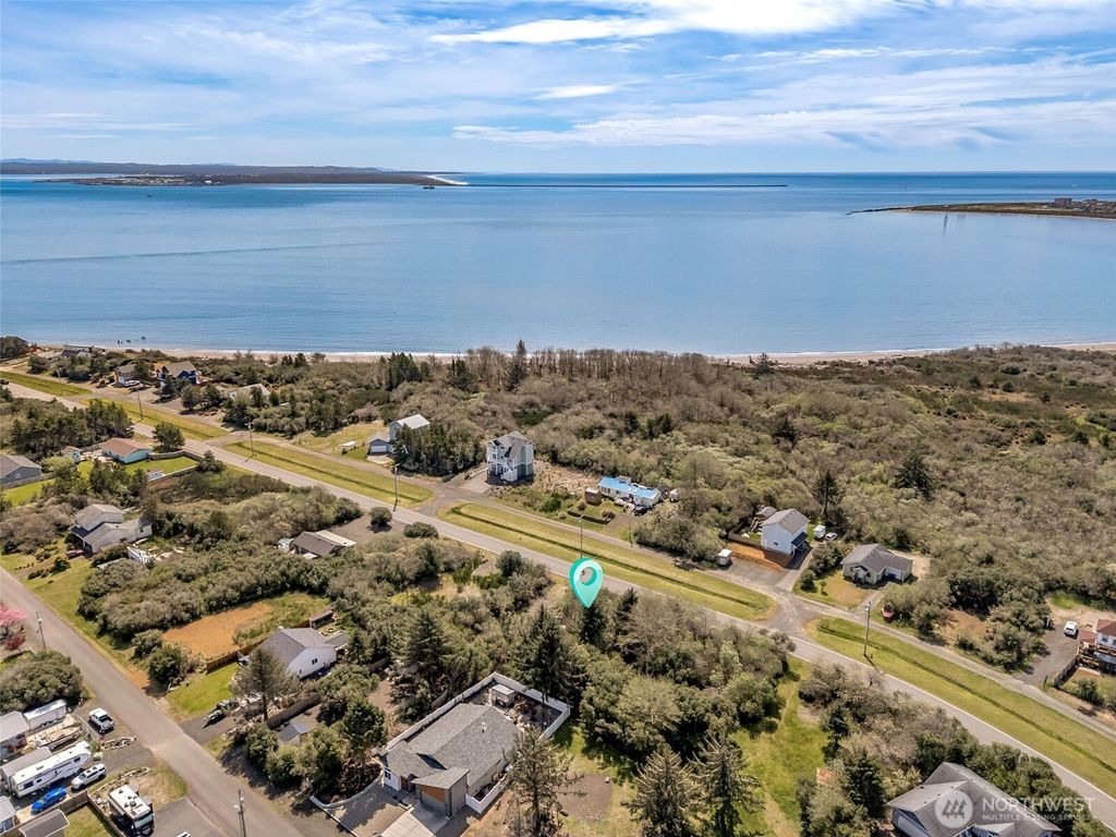Photo of 148 Marine View Drive SE, Ocean Shores, WA 98569 (MLS # 2510322)