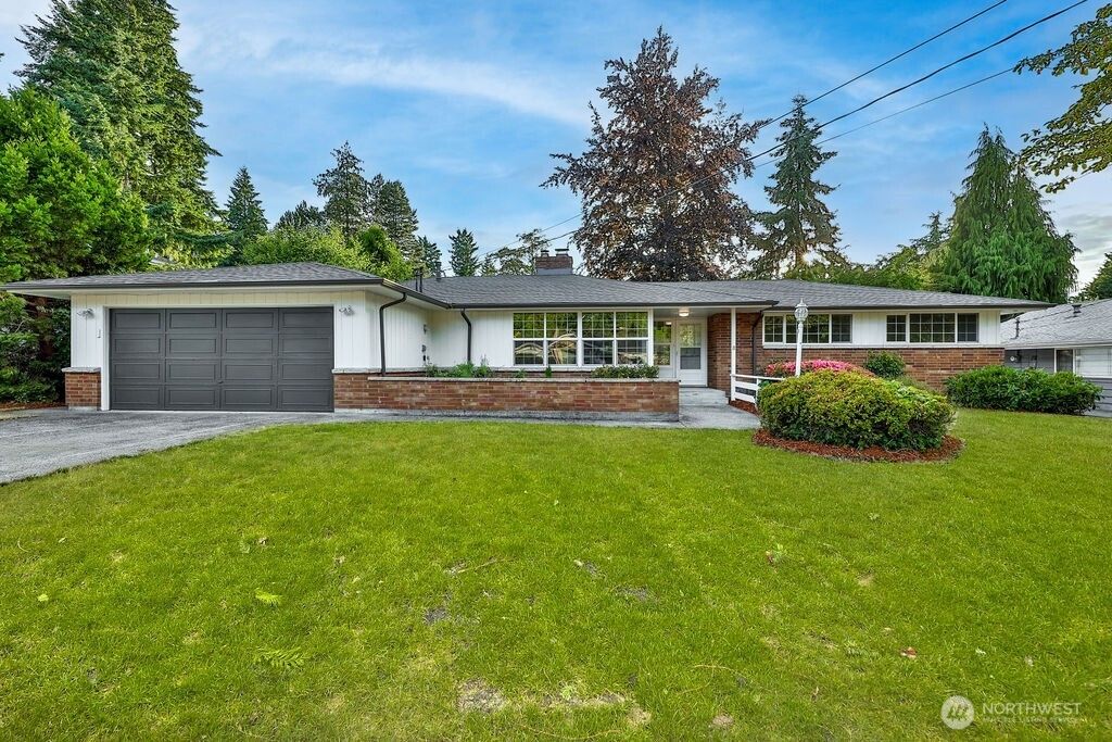 Photo of 731 Maplewood Avenue, Kent, WA 98030 (MLS # 2392587)