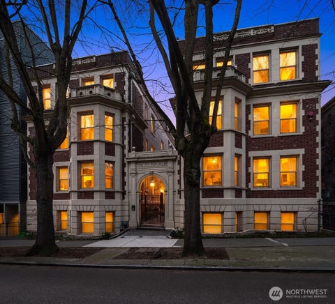 Photo of 129 Warren Avenue N #G, Seattle, WA 98109 (MLS # 2574079)