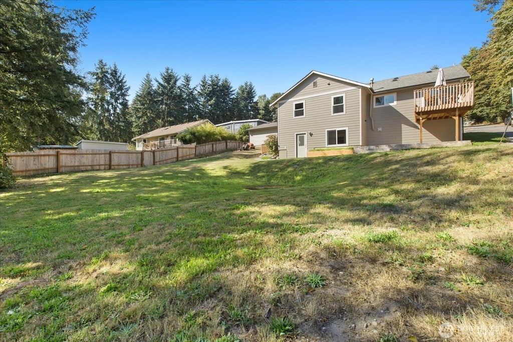 Photo of 2404 Ravenna Street, Everett, WA 98203 (MLS # 2586998)