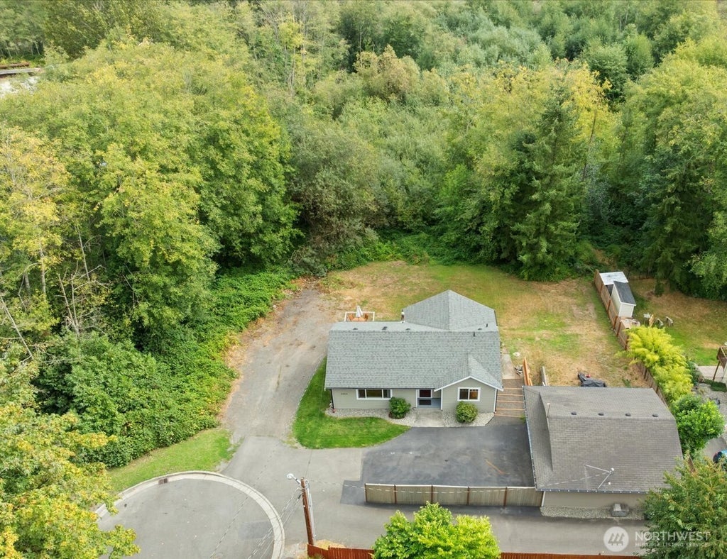Photo of 2404 Ravenna Street, Everett, WA 98203 (MLS # 2586998)