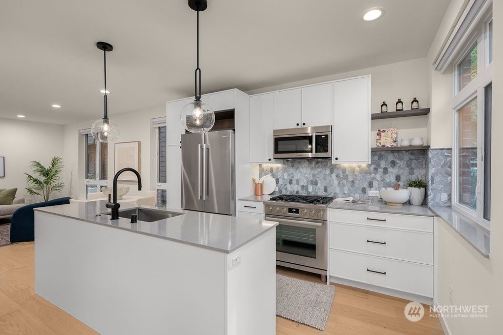 Photo of 1250 15th Avenue E, Seattle, WA 98112 (MLS # 2315783)
