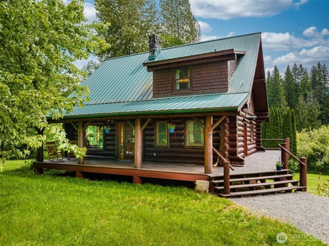 Photo of 3124 Mosquito Lake Road, Deming, WA 98244 (MLS # 2541352)
