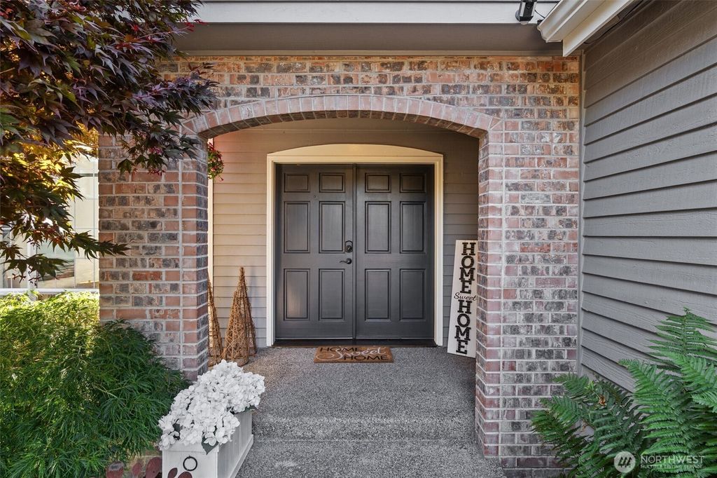 Photo of 32916 46th Court SW, Tacoma, WA 98023 (MLS # 2417109)