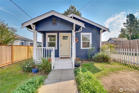 Photo of 911 Hunt Avenue, Sumner, WA 98390 (MLS # 2427378)