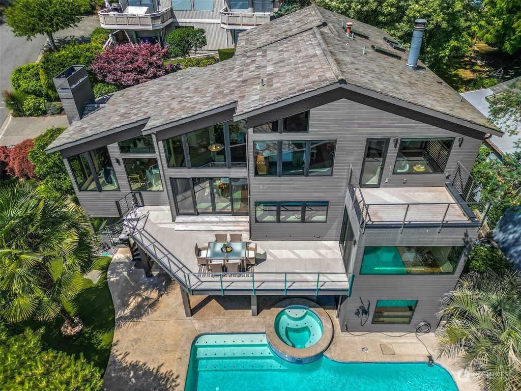 Photo of 17208 SE 29th Court, Bellevue, WA 98008 (MLS # 2135298)