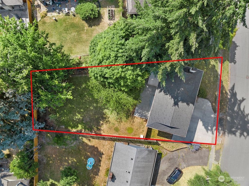 Photo of 15609 NE 56th Way, Redmond, WA 98052 (MLS # 2279106)